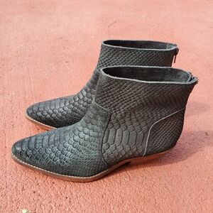 Diba,women  Black boots sz 8.5